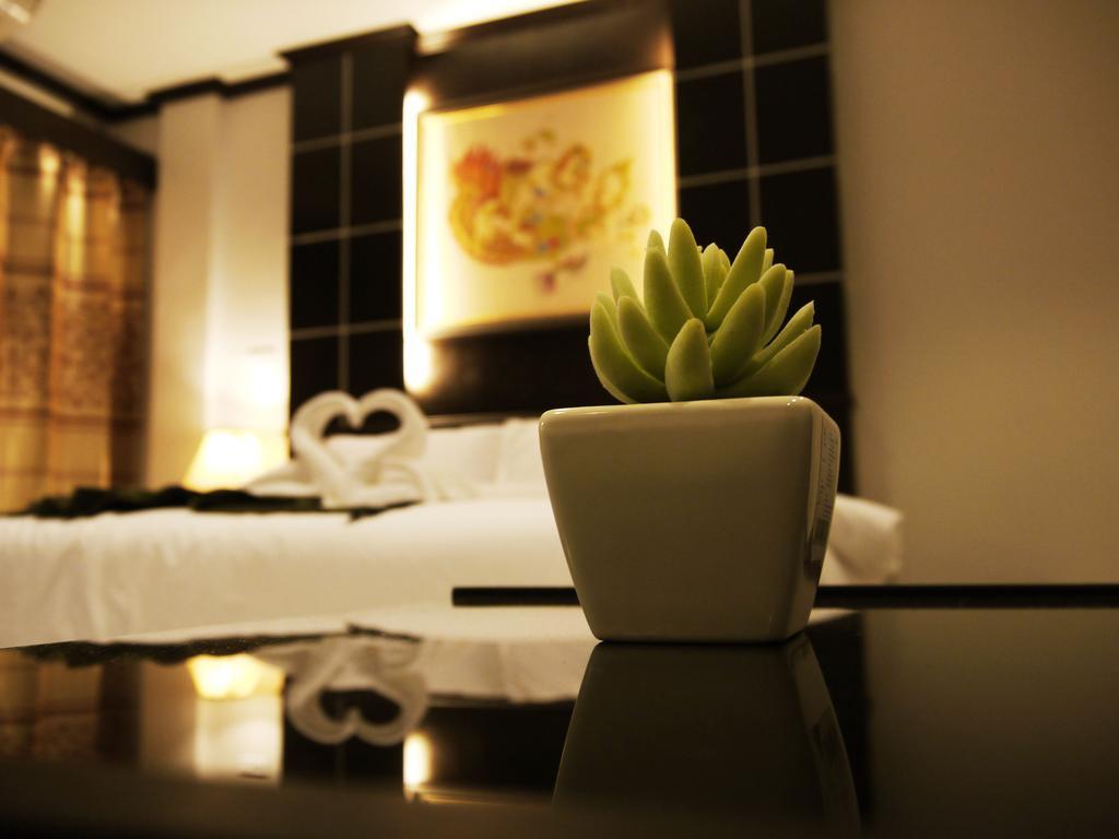 The Next Grand Hotel Khon Kaen Buitenkant foto