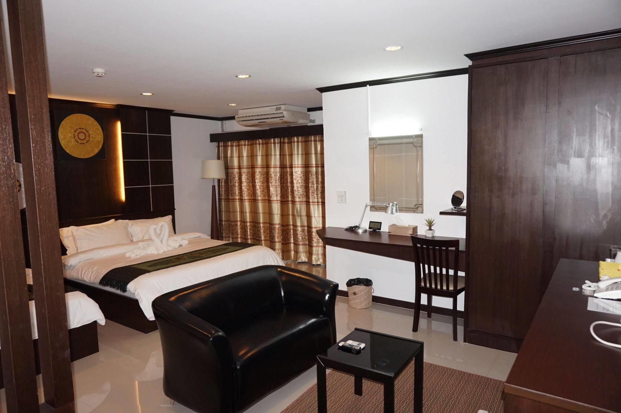 The Next Grand Hotel Khon Kaen Buitenkant foto