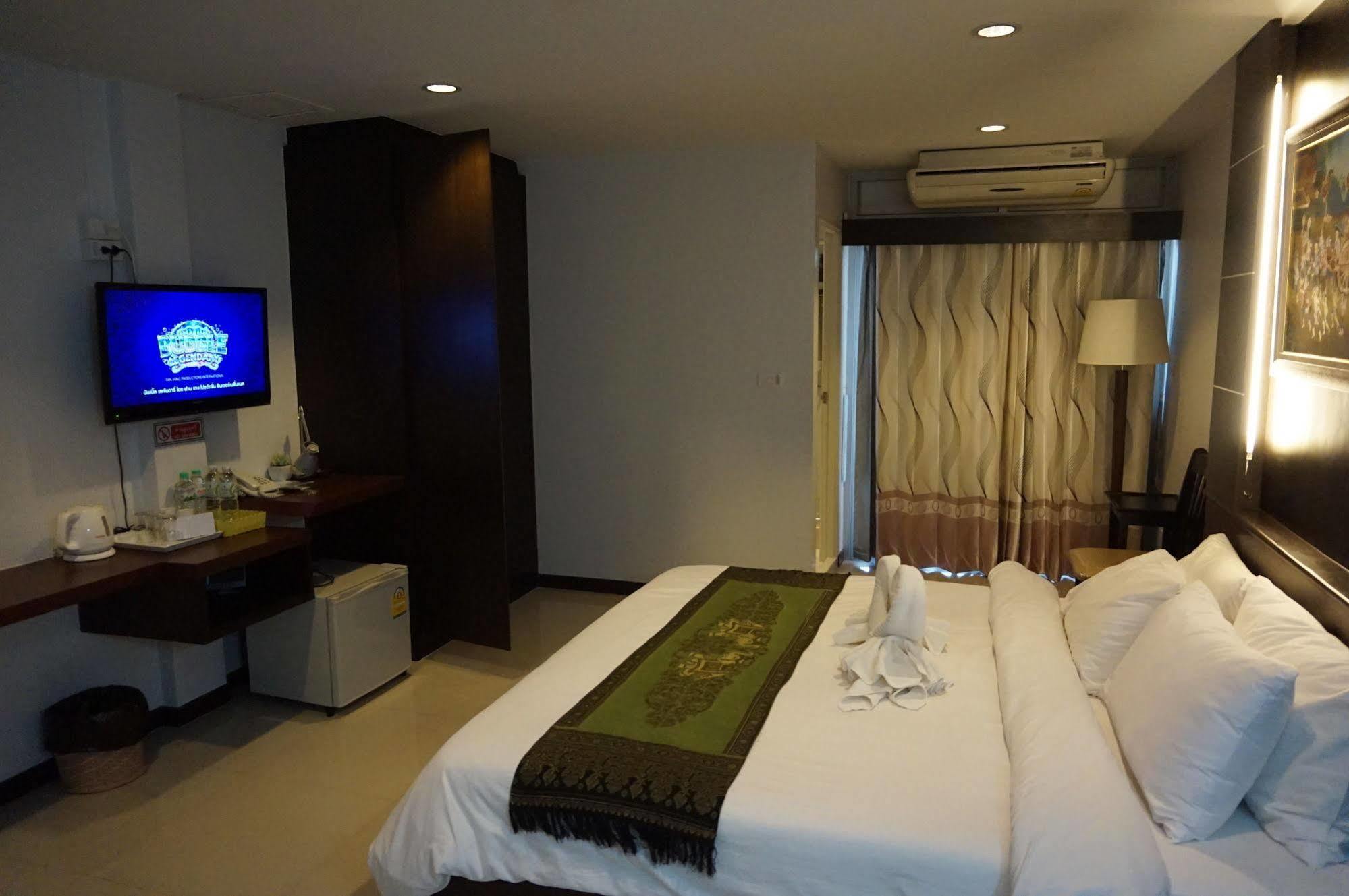 The Next Grand Hotel Khon Kaen Buitenkant foto