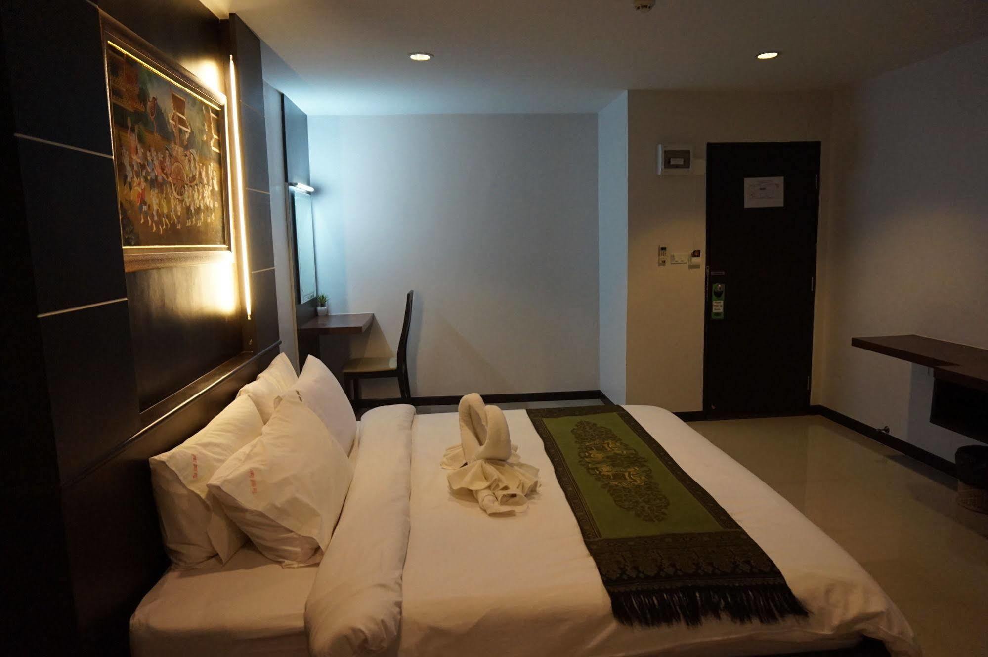 The Next Grand Hotel Khon Kaen Buitenkant foto