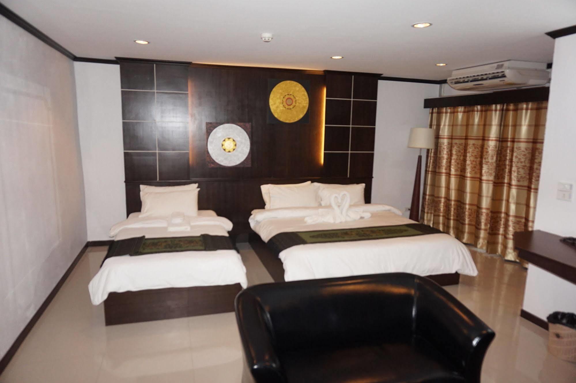 The Next Grand Hotel Khon Kaen Buitenkant foto