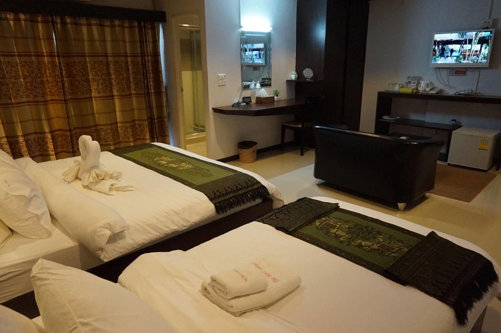 The Next Grand Hotel Khon Kaen Buitenkant foto