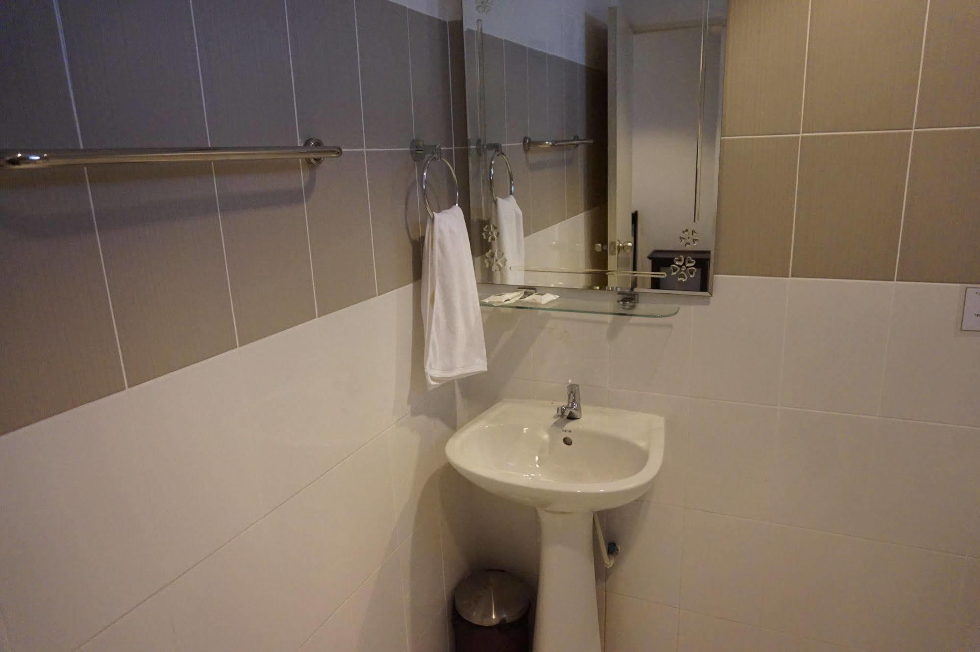 The Next Grand Hotel Khon Kaen Buitenkant foto