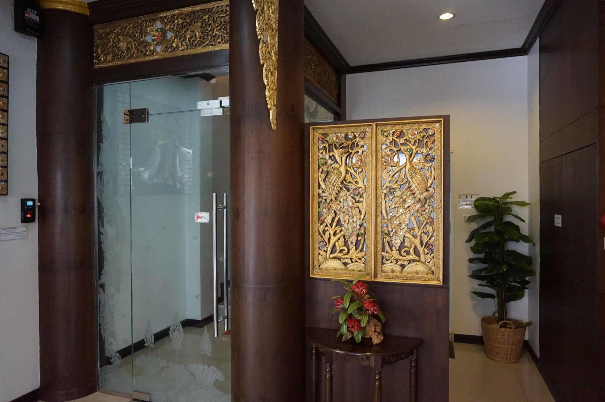 The Next Grand Hotel Khon Kaen Buitenkant foto